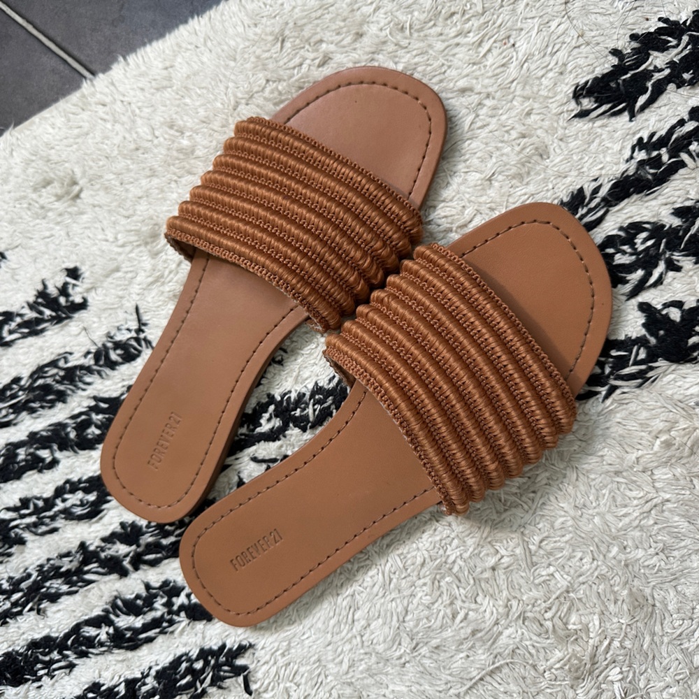 Forever 21 Tan Slide Sandals in excellent condition
